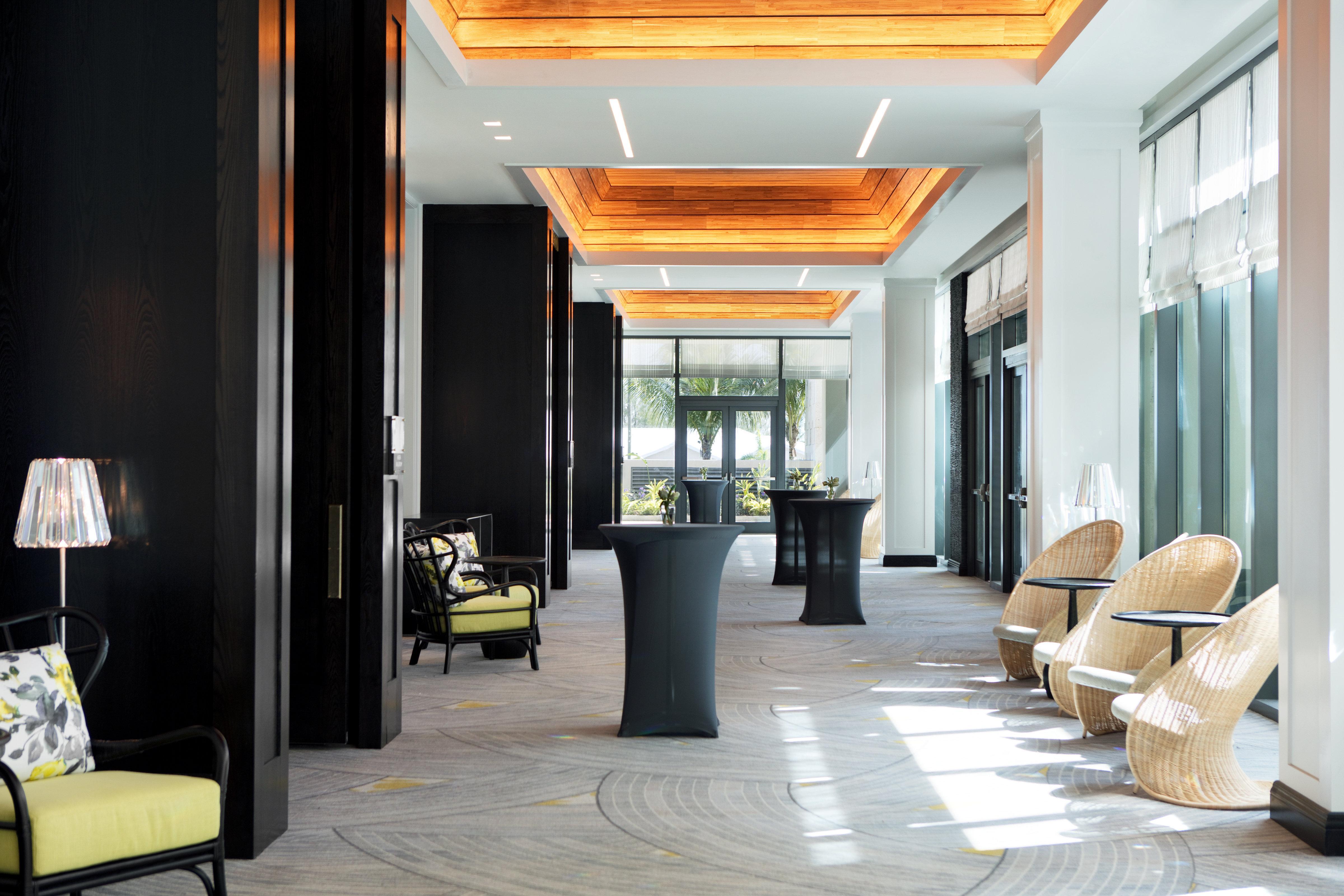Kimpton Seafire Resort + Spa By Ihg West Bay Exteriör bild