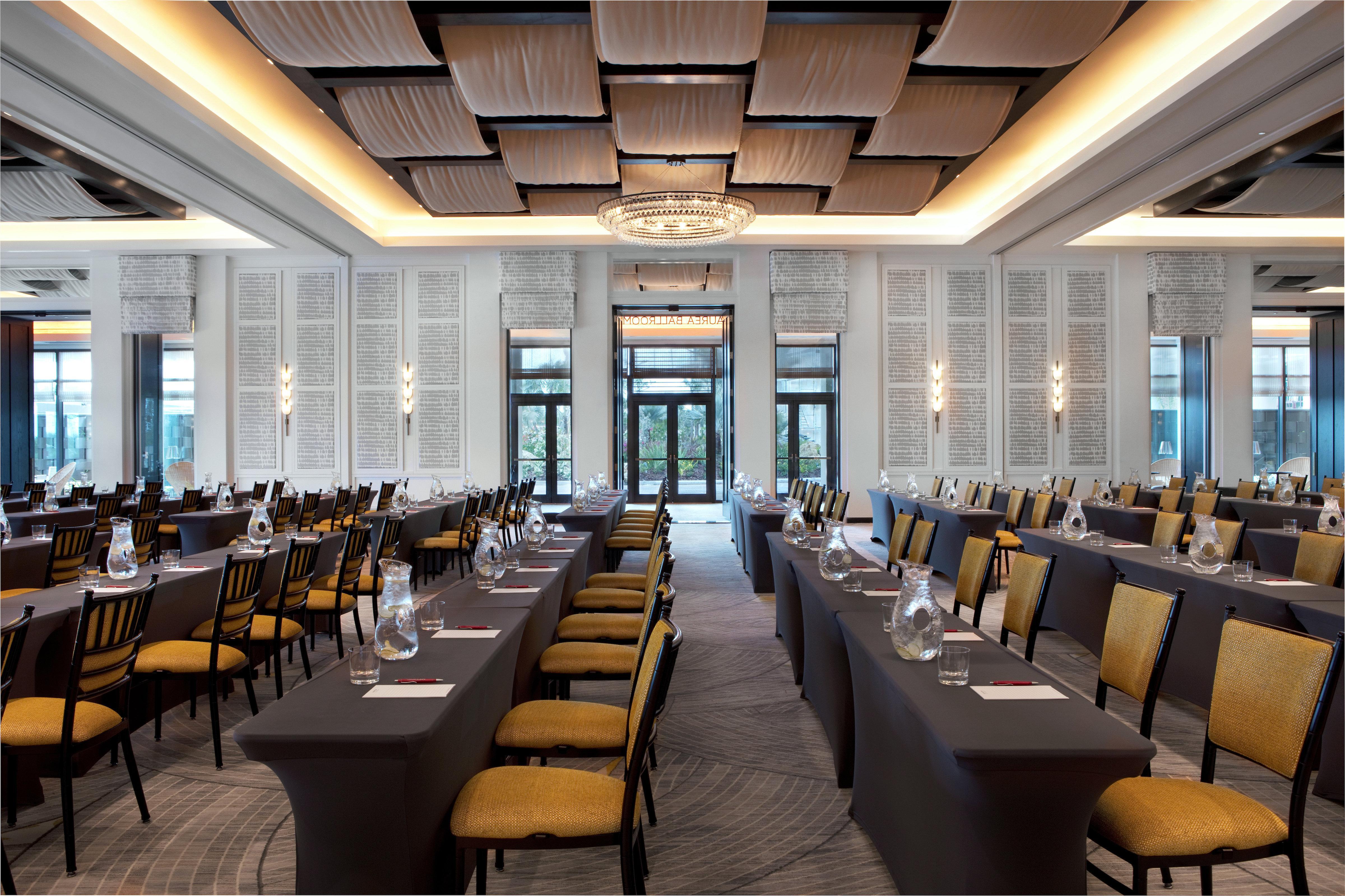 Kimpton Seafire Resort + Spa By Ihg West Bay Exteriör bild