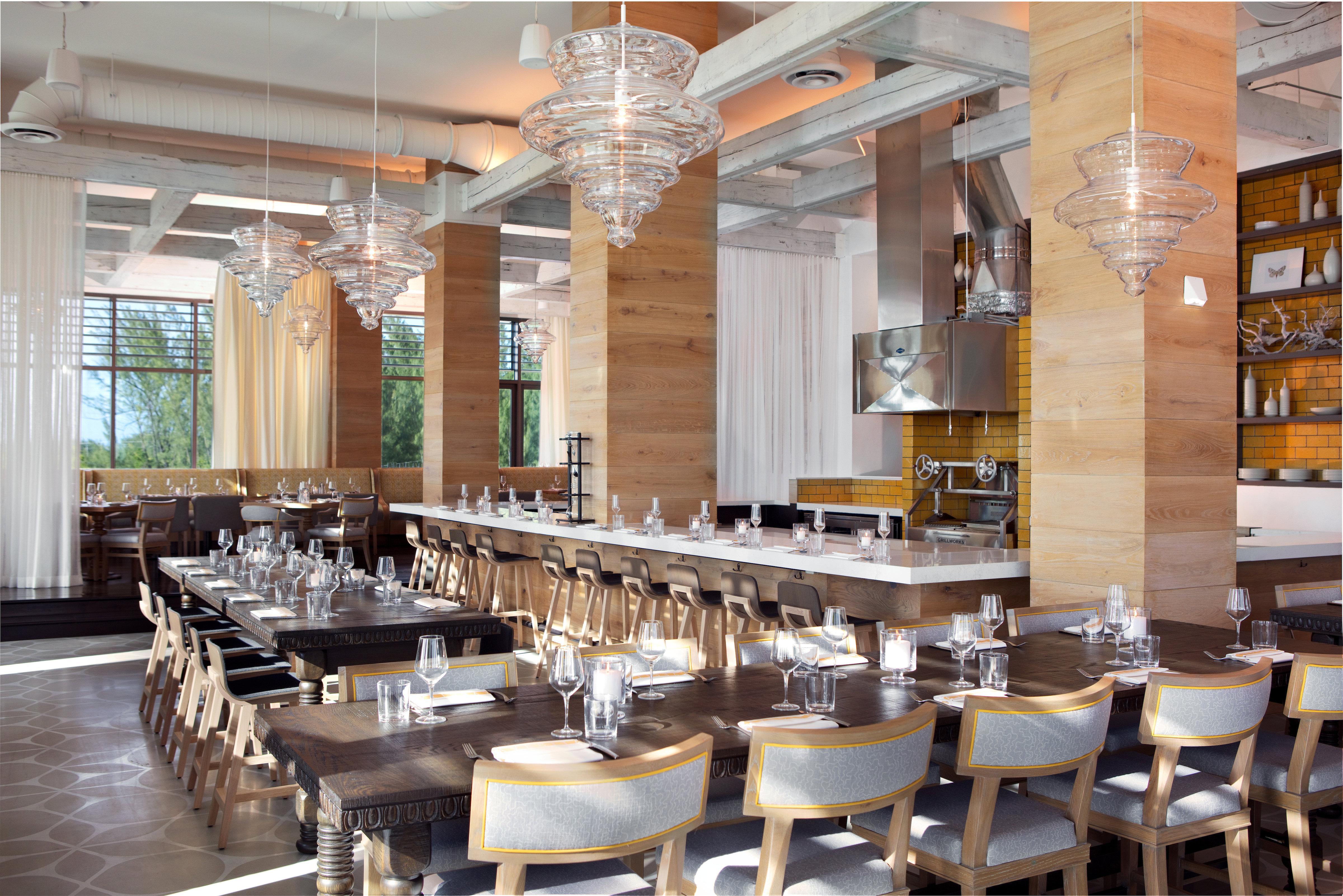 Kimpton Seafire Resort + Spa By Ihg West Bay Exteriör bild